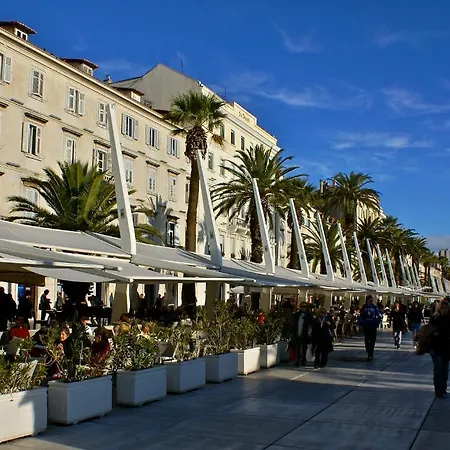 Fontana *